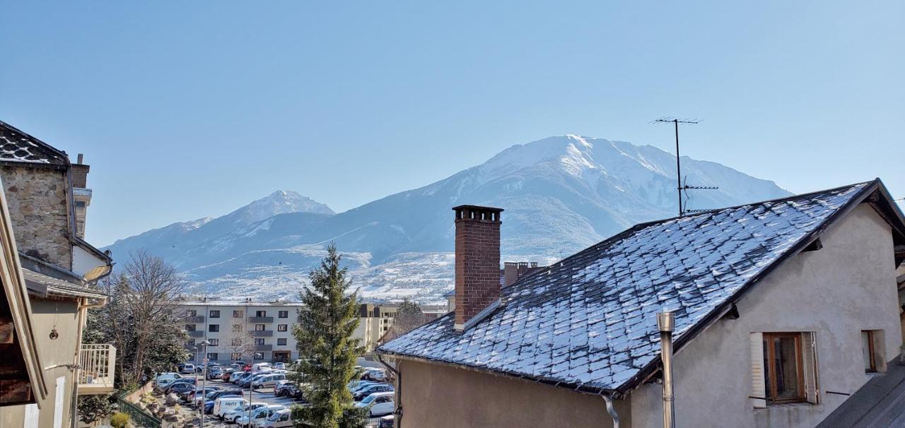 L'Hivernet, Grand Triplex Neuf Au Coeur D'Embrun Acces Facile Екстериор снимка